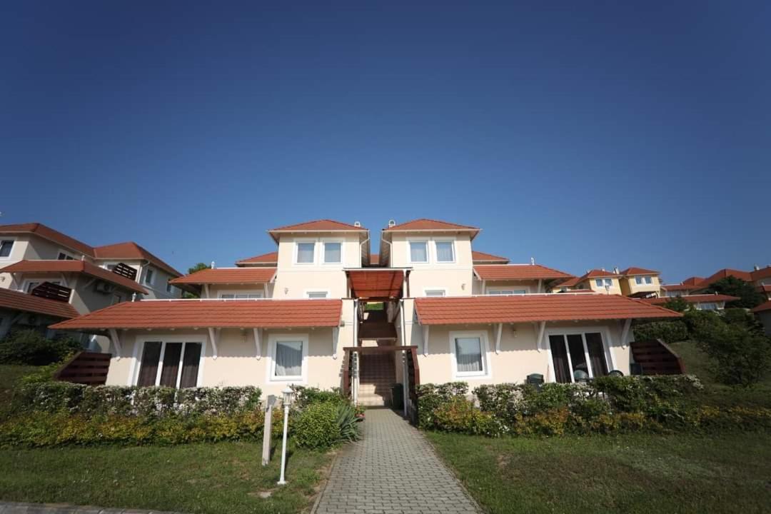 Wellness Park Apartment Dunaszentmiklos